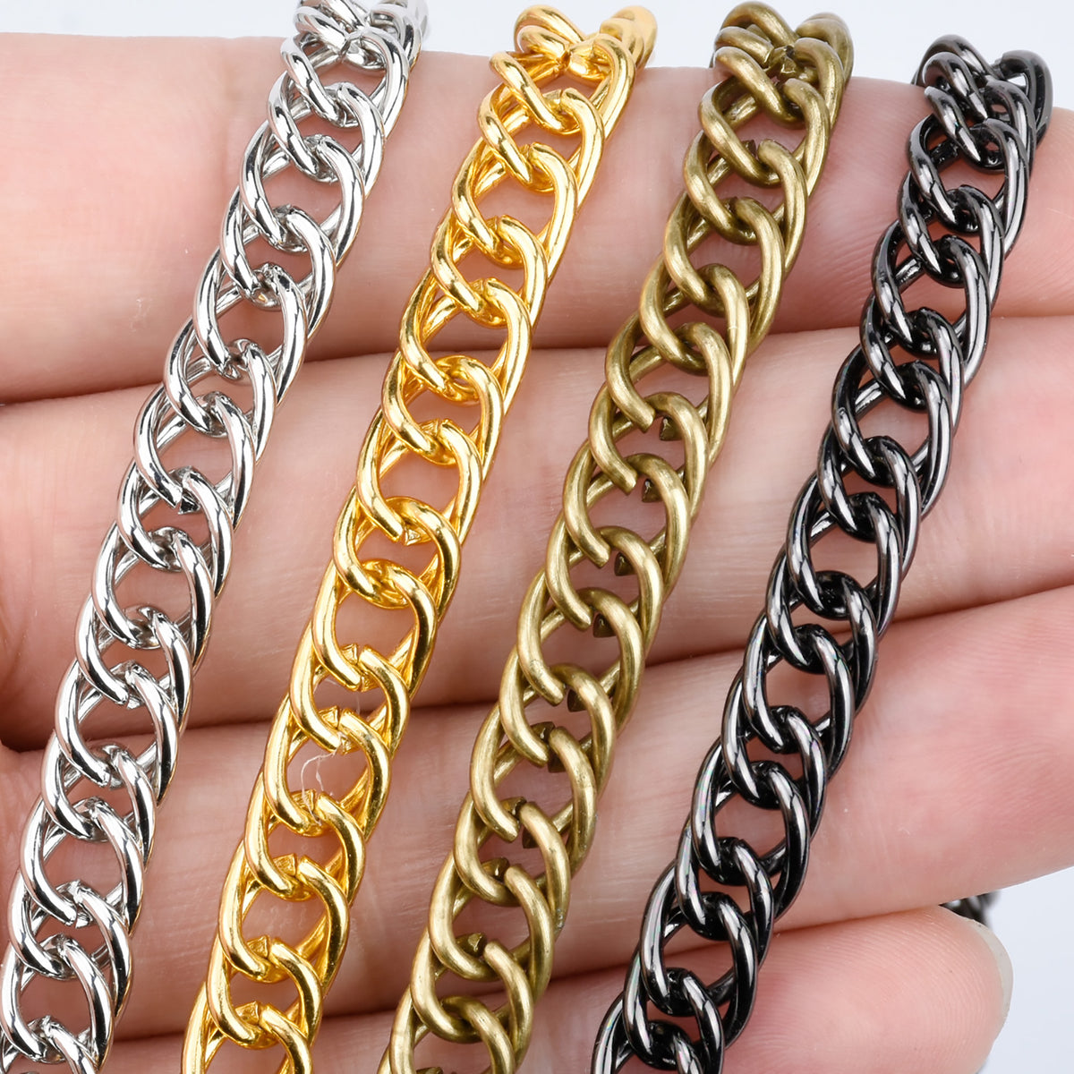 Eye Catching Letter E Link Chain Design Bracelet