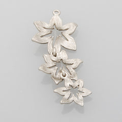 2013-2014 Fashion 15*38MM lovely modern charms,Three Flower Hang,Matte Rhodium,suit for necklace/bracelet/earring ect,sold 10pcs per pkg