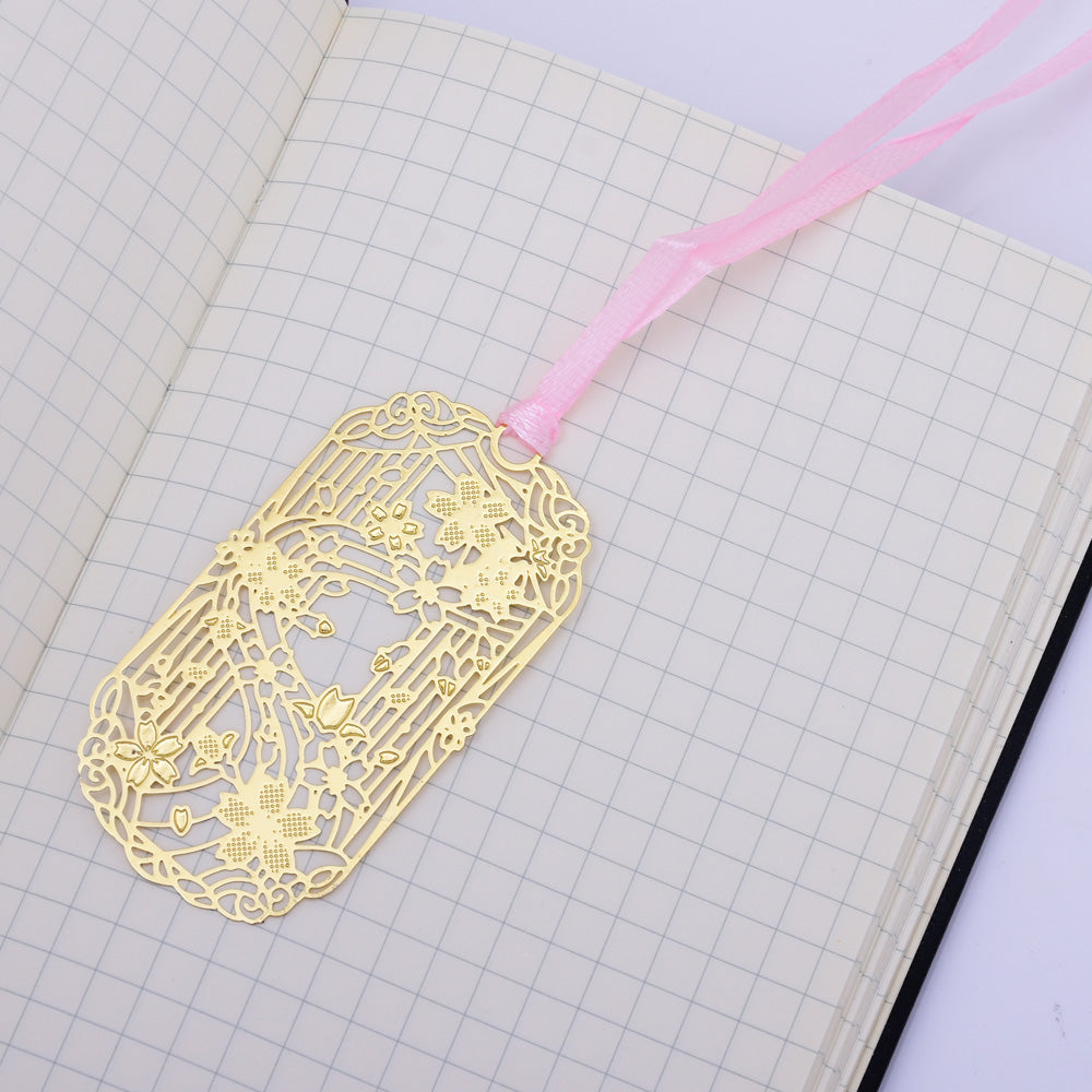 About 33*60mm Personalized Brass Bookmark Gift for Romance Readers cherry blossoms shape Bookmarks 4pcs