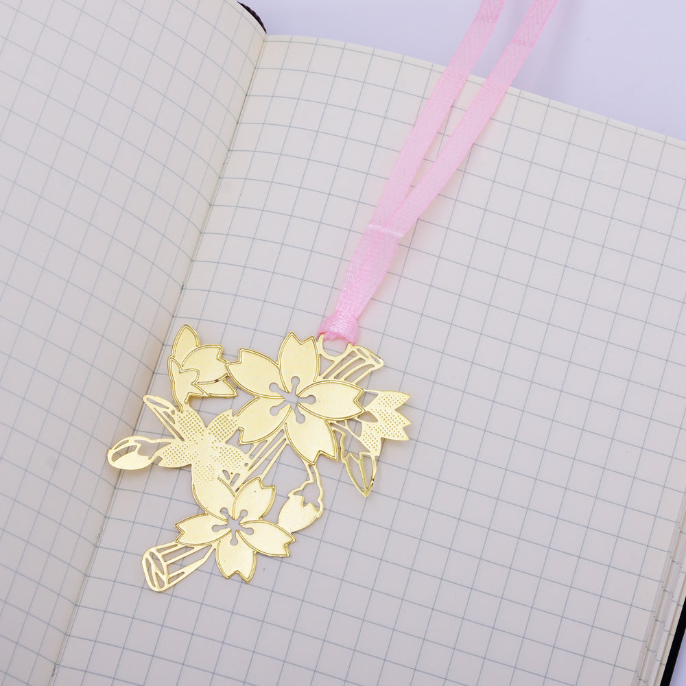 About 43*53mm Personalized Brass Bookmark Gift for Romance Readers cherry blossoms shape Bookmarks 4pcs