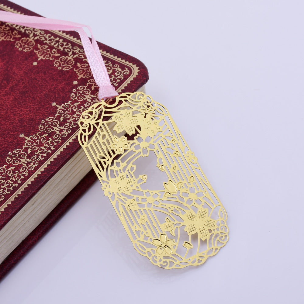 About 33*60mm Personalized Brass Bookmark Gift for Romance Readers cherry blossoms shape Bookmarks 4pcs